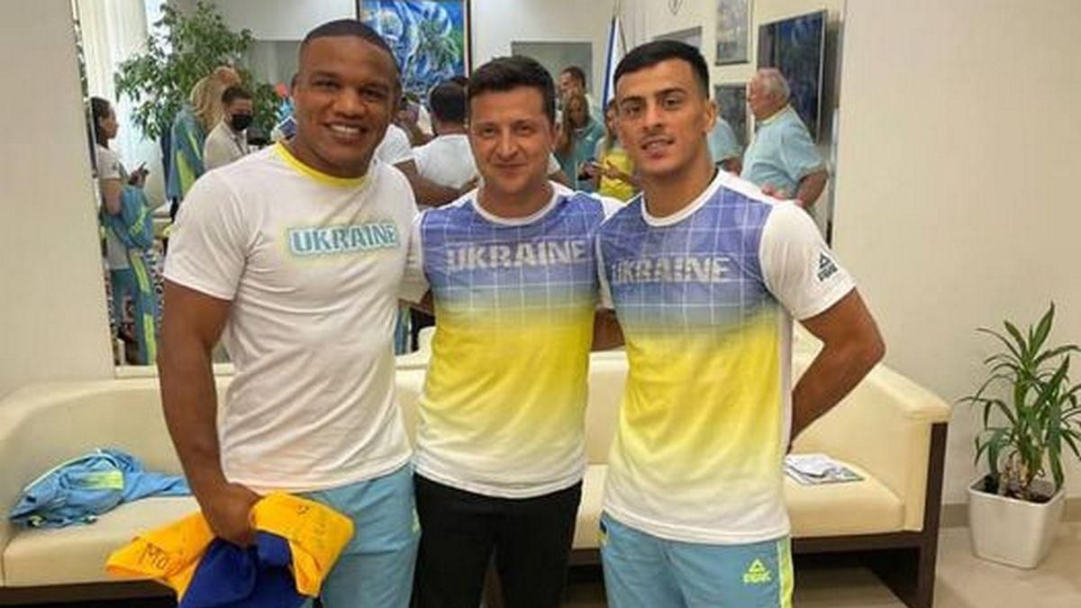 Передали знамя с передовой: Зеленский встретился с олимпийцами Передали знамя с передовой: Зеленский встретился с олимпийцами