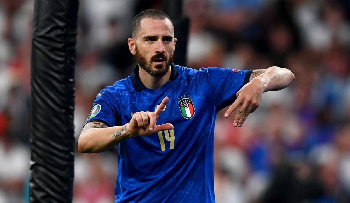 Оригинальное празднование героя сборной Италии в финале Евро-2020: что это значит – видео Оригинальное празднование героя сборной Италии в финале Евро-2020: что это значит – видео