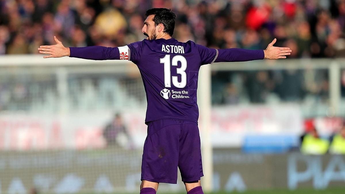 До слез: капитан Италии Кьеллини посвятил триумф на Евро-2020 умершему Астори – видео До слез: капитан Италии Кьеллини посвятил триумф на Евро-2020 умершему Астори – видео