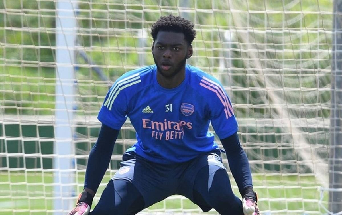 Як кумедна помилка воротаря Арсеналу призвела до курйозного голу: відео Як кумедна помилка воротаря Арсеналу призвела до курйозного голу: відео