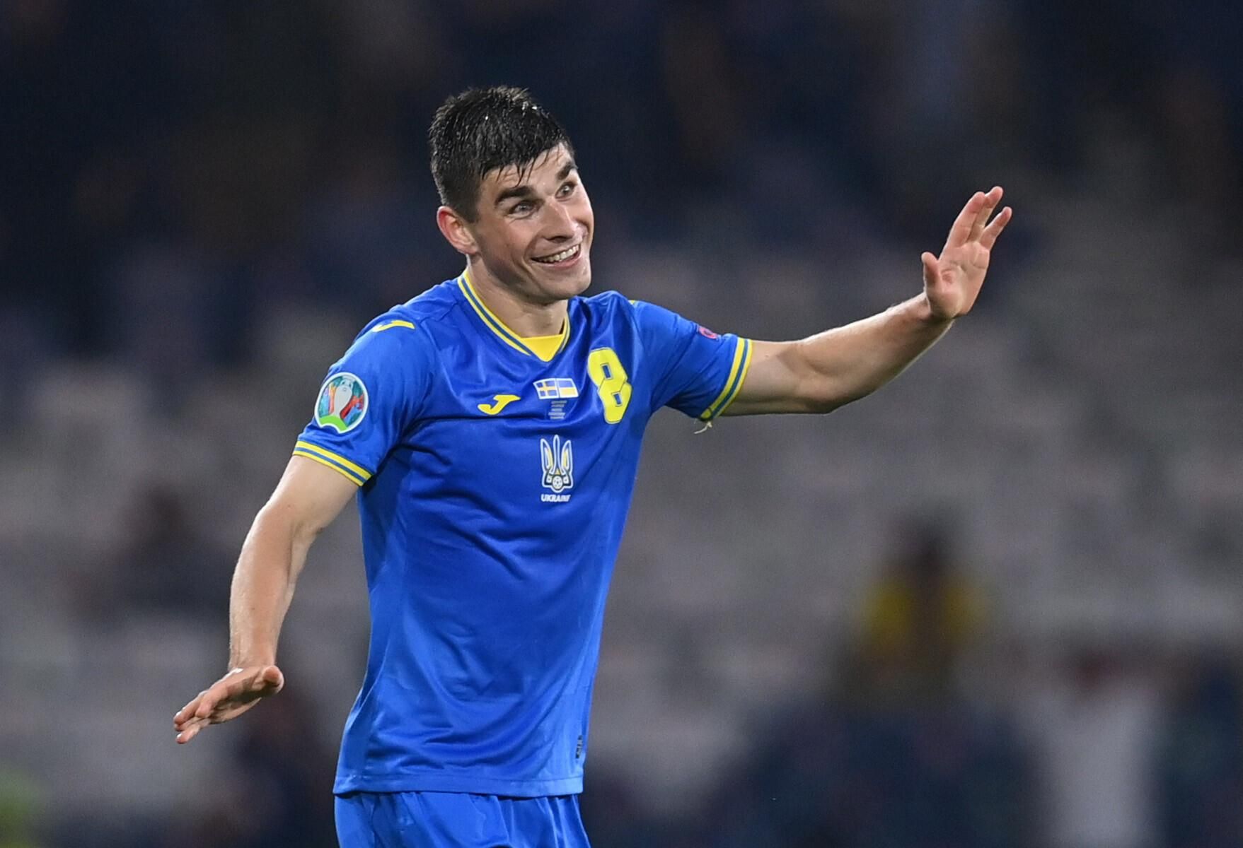 Малиновский отдыхает после операции на пляже в компании игрока Реала: фото Малиновский отдыхает после операции на пляже в компании игрока Реала: фото