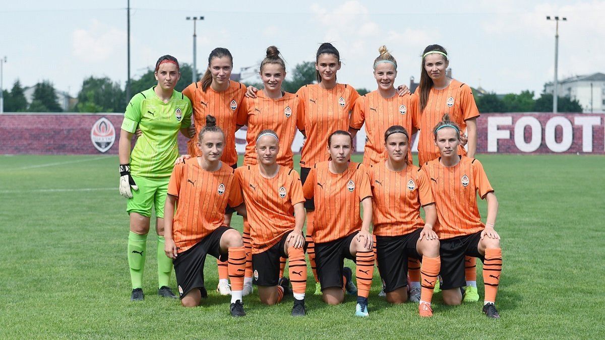 Женская команда Шахтера в своем первом матче в истории разгромила соперников со счетом 16:0
