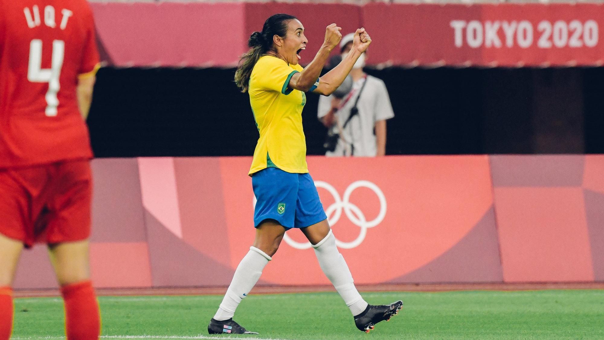 Две футболистки сборной Бразилии установили уникальные достижения на Олимпиаде