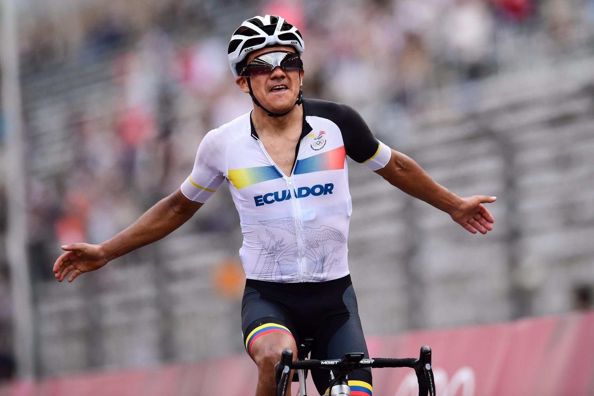 Эквадорец выиграл велогонку с невероятным финишем на Олимпиаде, украинец Будяк – 56-й