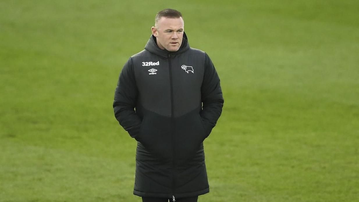 В сети гуляют фото спящего Уэйна Руни с обнаженными девушками В сети гуляют фото спящего Уэйна Руни с обнаженными девушками