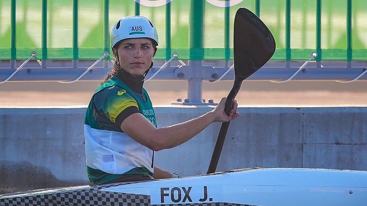 Джессіка Фокс поремонтувала каяк за допомогою презерватива Джессіка Фокс поремонтувала каяк за допомогою презерватива