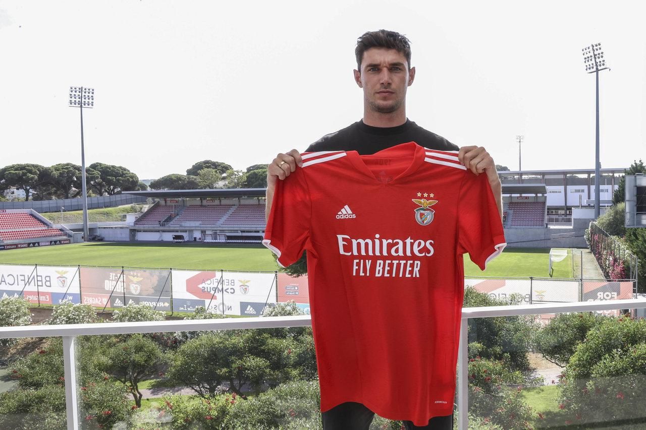 Офіційно: Роман Яремчук – гравець Бенфіки Офіційно: Роман Яремчук – гравець Бенфіки