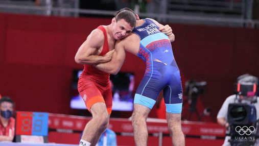Ленур Темиров обидно уступил в борьбе за бронзовую медаль Олимпиады-2020