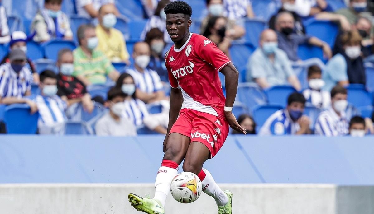 Матч Ліги чемпіонів у Чехії перервали через расизм – деталі Матч Ліги чемпіонів у Чехії перервали через расизм – деталі