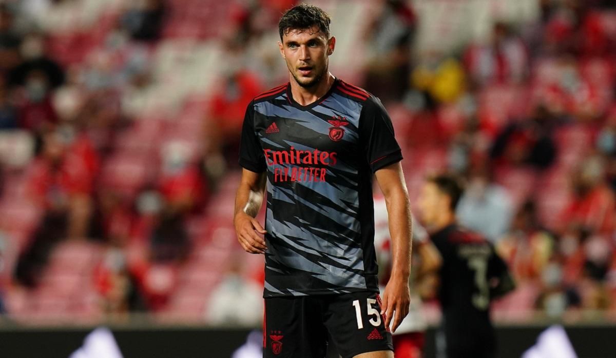 Бенфика в шутку переименовала свой твитер в честь Яремчука – фото Бенфика в шутку переименовала свой твитер в честь Яремчука – фото