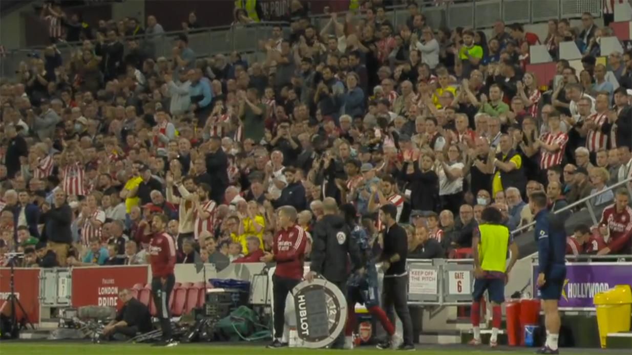 Фани влаштували овації Сака, який не забив вирішальний пенальті у фіналі Євро Фани влаштували овації Сака, який не забив вирішальний пенальті у фіналі Євро