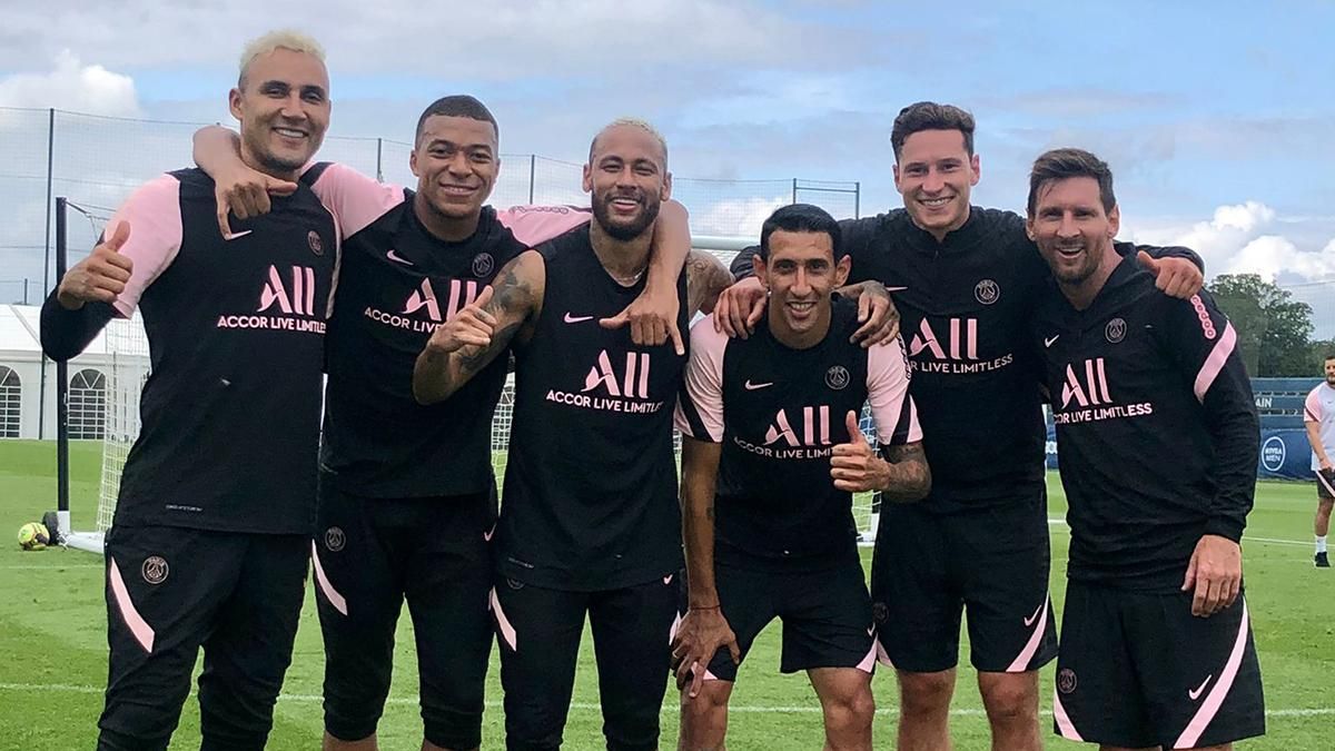 Мессі та Мбаппе розривають партнерів на тренуванні ПСЖ: відео - Спорт 24 Мессі та Мбаппе розривають партнерів на тренуванні ПСЖ: відео - Спорт 24