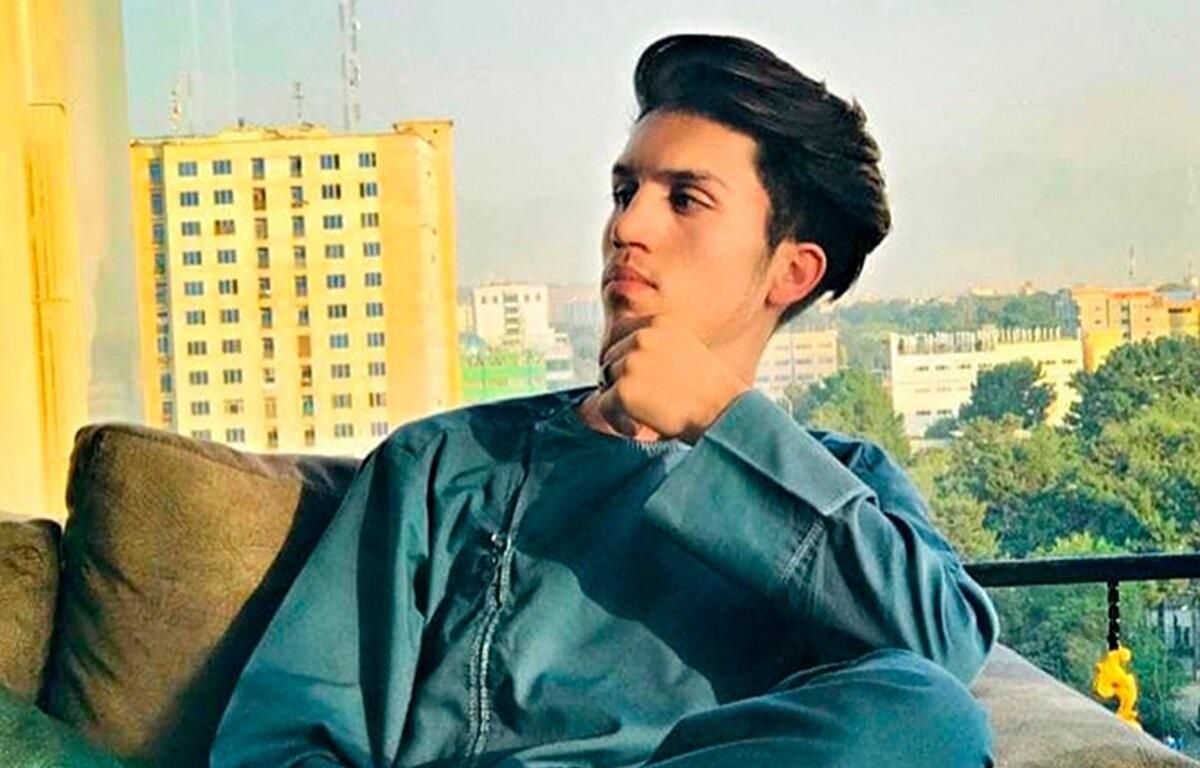 Футболіст збірної Афганістану загинув при спробі втечі з країни на шасі літаку: відео - Спорт 24