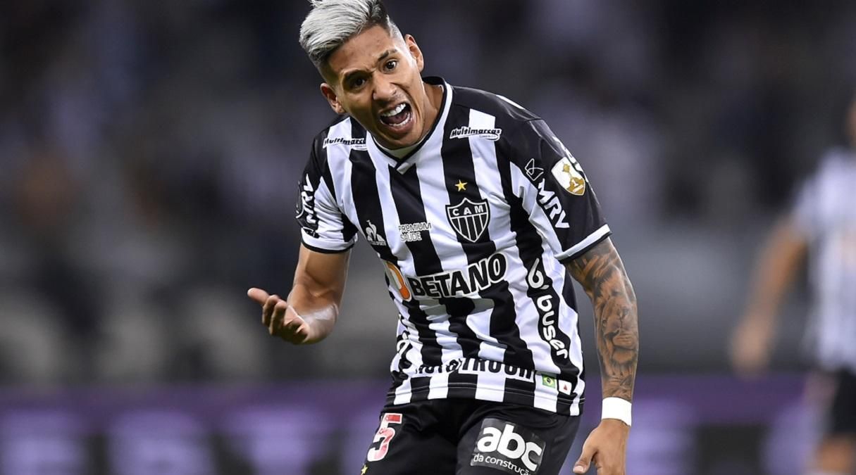 Футболист ударом через себя в падении уничтожил соперника в Кубке Либертадорес: видео Футболист ударом через себя в падении уничтожил соперника в Кубке Либертадорес: видео