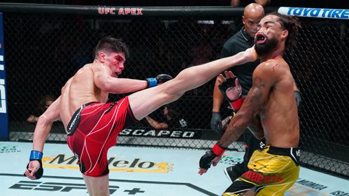 Удар ногой с разворота: эффектный нокаут на UFC Vegas 34 может стать лучшим в году – видео