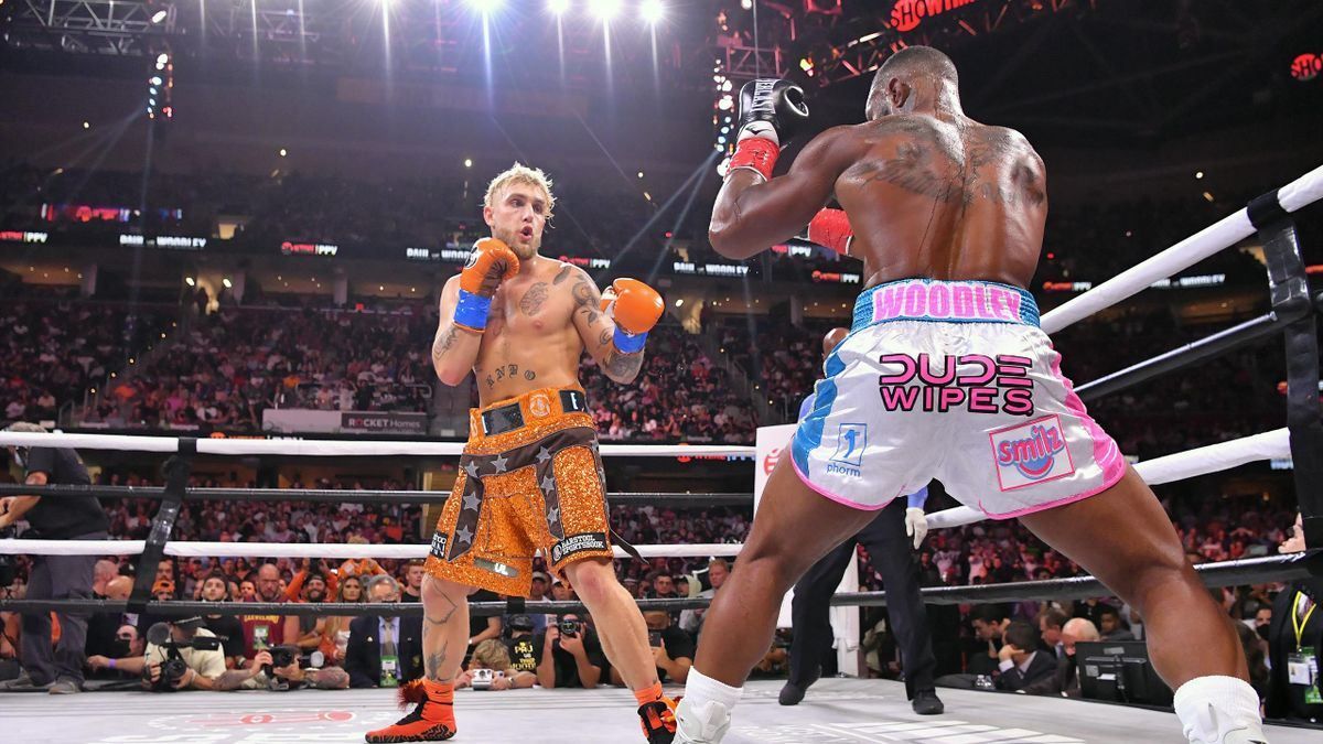 Блогер Джейк Пол сенсационно победил экс-чемпиона UFC Тайрона Вудли: видео Блогер Джейк Пол сенсационно победил экс-чемпиона UFC Тайрона Вудли: видео