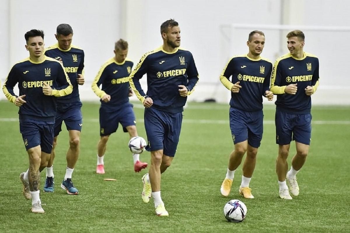 Сборная Украины прилетела в Казахстан и начала подготовку к матчу ЧМ-2022: состав команды Сборная Украины прилетела в Казахстан и начала подготовку к матчу ЧМ-2022: состав команды