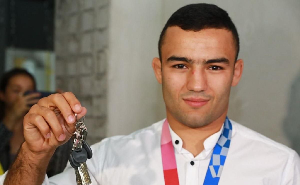 У Запоріжжі призер Олімпійських ігор Насібов отримав омріяну квартиру: фото - Новини спорту - Спорт 24 У Запоріжжі призер Олімпійських ігор Насібов отримав омріяну квартиру: фото - Новини спорту - Спорт 24