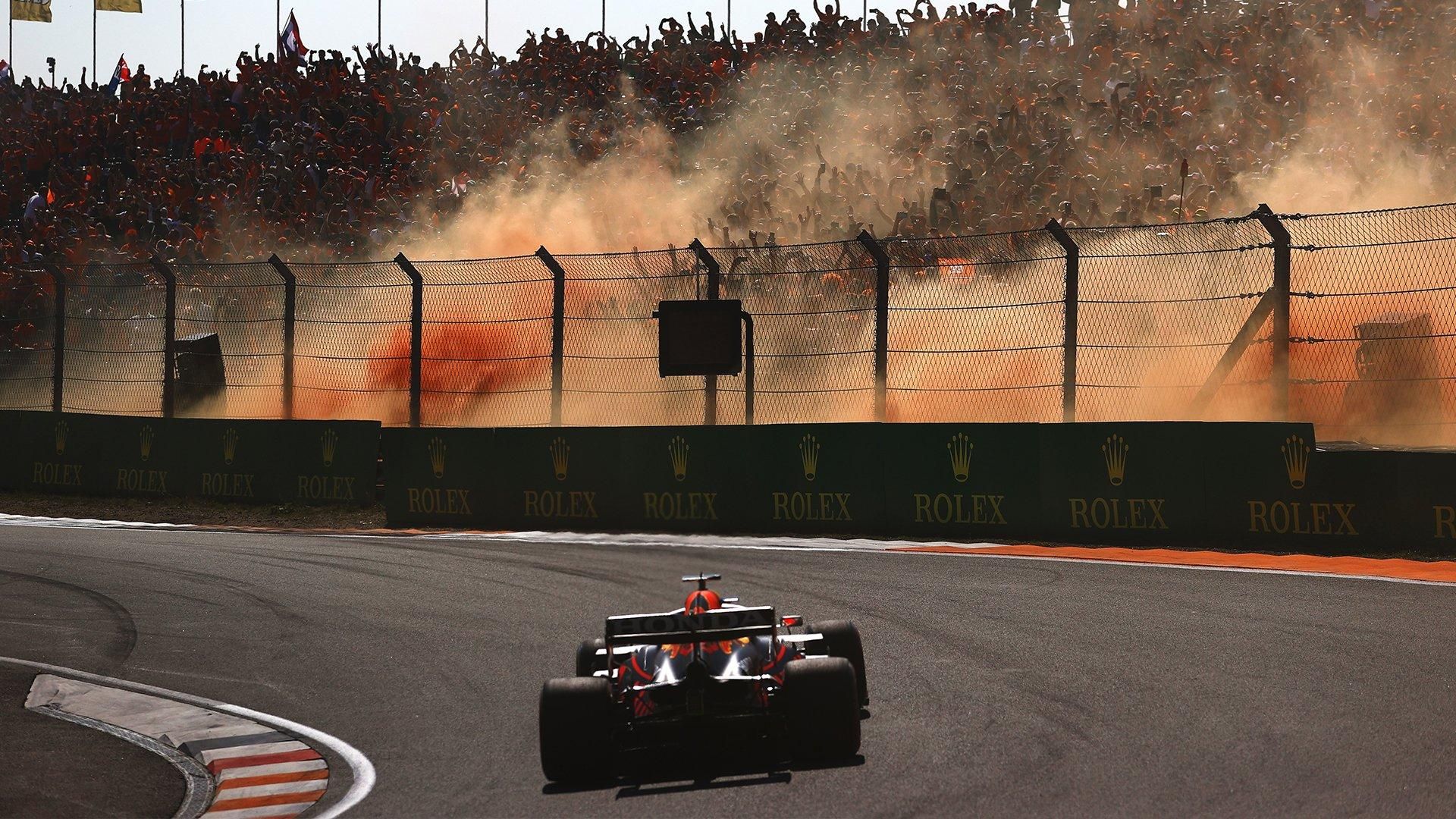 Ферстаппен уверенно выиграл гран-при Нидерландов, Перес совершил безумный прорыв в очки Ферстаппен уверенно выиграл гран-при Нидерландов, Перес совершил безумный прорыв в очки