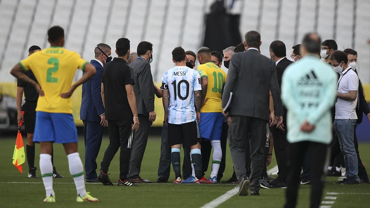 Бразилия – Аргентина, отбор на ЧМ 2022: матч остановила полиция Бразилия – Аргентина, отбор на ЧМ 2022: матч остановила полиция