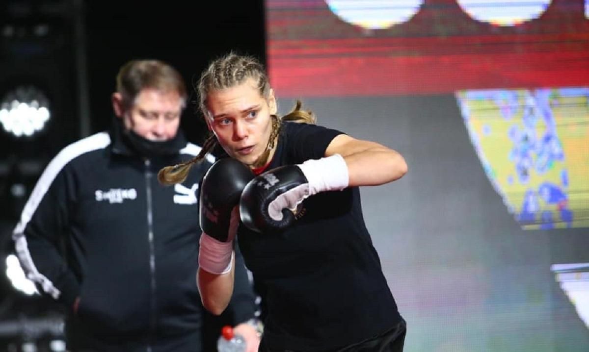 Бой украинской боксерки в Турции завершился большим судейским произволом: видео Бой украинской боксерки в Турции завершился большим судейским произволом: видео