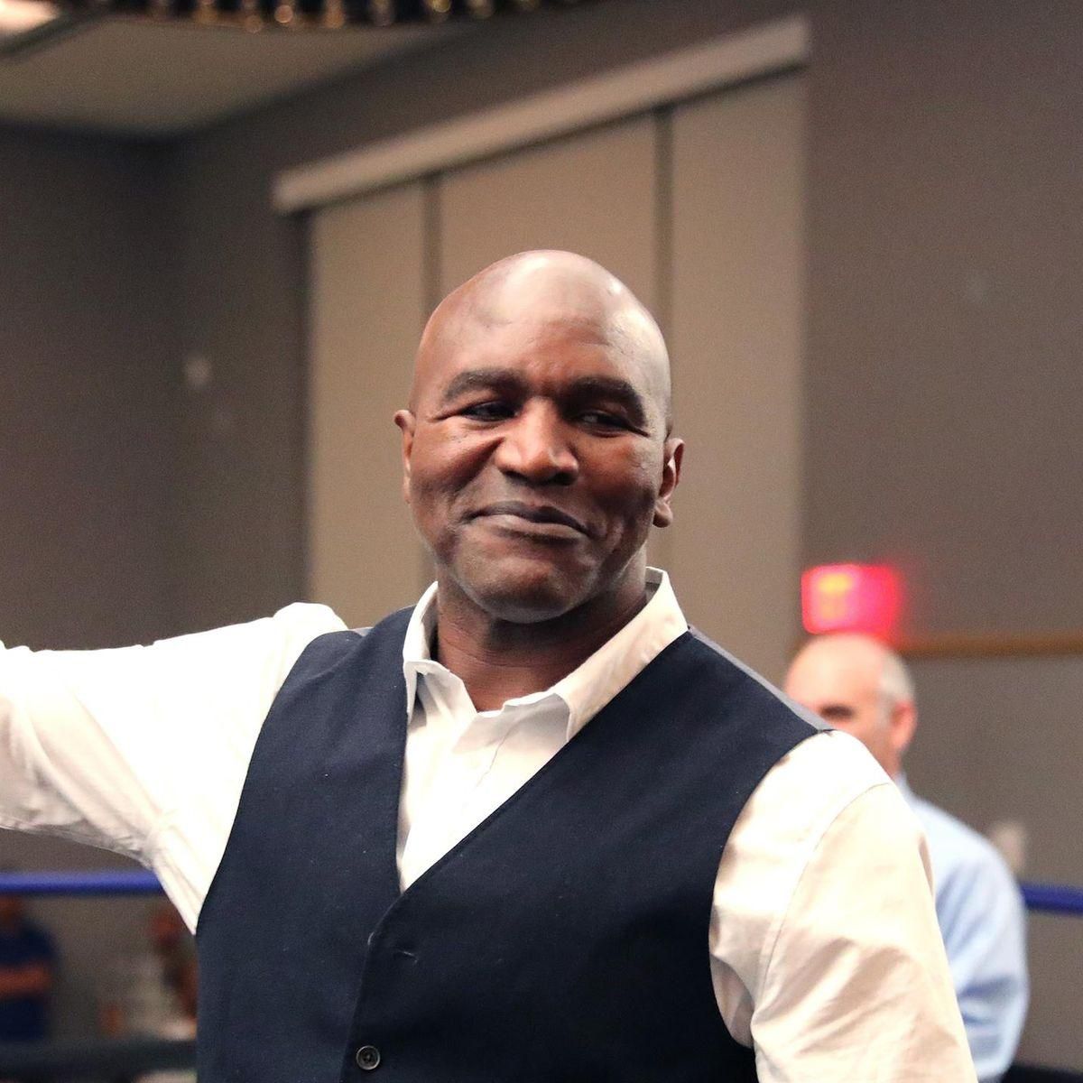 Возвращение легенды: боксер, которому откусил ухо Тайсон, подписал контракт на бой Возвращение легенды: боксер, которому откусил ухо Тайсон, подписал контракт на бой