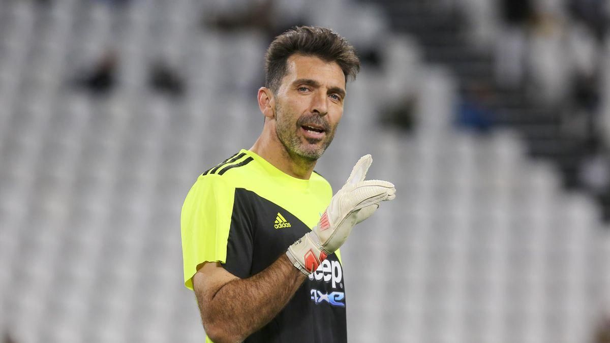 Пробігти все поле за 11 секунд: 43-річний Буффон яскраво відсвяткував гол команди – відео - Спорт 24 Пробігти все поле за 11 секунд: 43-річний Буффон яскраво відсвяткував гол команди – відео - Спорт 24