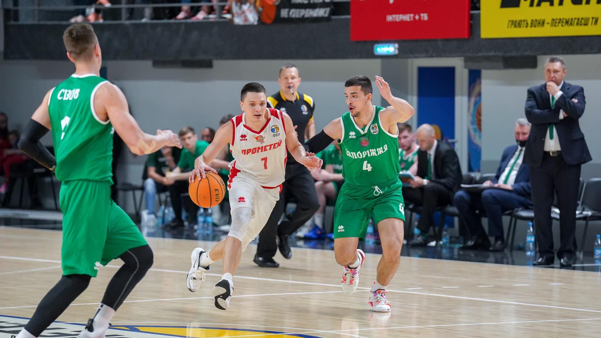 В новом сезоне баскетбольной Суперлиги сыграет 12 клубов – каждый из них получит миллион гривен В новом сезоне баскетбольной Суперлиги сыграет 12 клубов – каждый из них получит миллион гривен