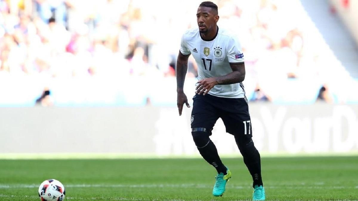 Футболиста сборной Германии Боатенга признали виновным по делу о домашнем насилии Футболиста сборной Германии Боатенга признали виновным по делу о домашнем насилии