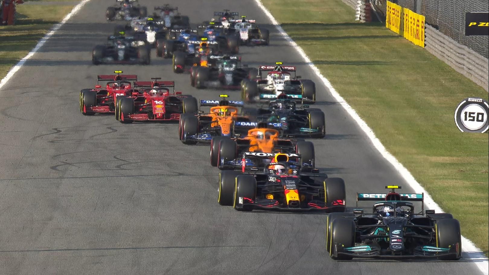 Боттас уверенно выиграл спринт гран-при Италии: провал Хэмилтона и разбитый болид Гасли Боттас уверенно выиграл спринт гран-при Италии: провал Хэмилтона и разбитый болид Гасли