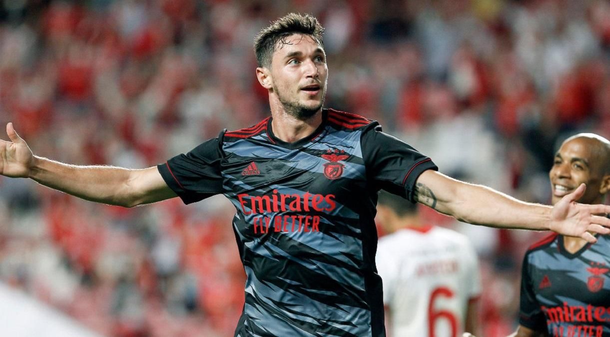 Яремчук забив за Бенфіку через 5 хвилин після виходу на поле: відео - Спорт 24 Яремчук забив за Бенфіку через 5 хвилин після виходу на поле: відео - Спорт 24