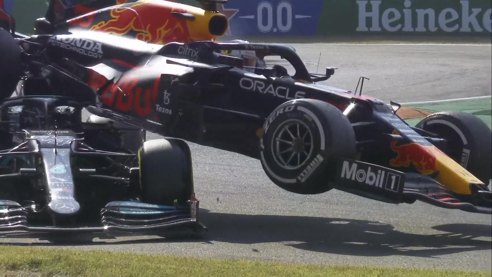 Ферстаппен врезался в Хэмилтона на гран-при Италии, победный дубль McLaren в "Монце" Ферстаппен врезался в Хэмилтона на гран-при Италии, победный дубль McLaren в "Монце"