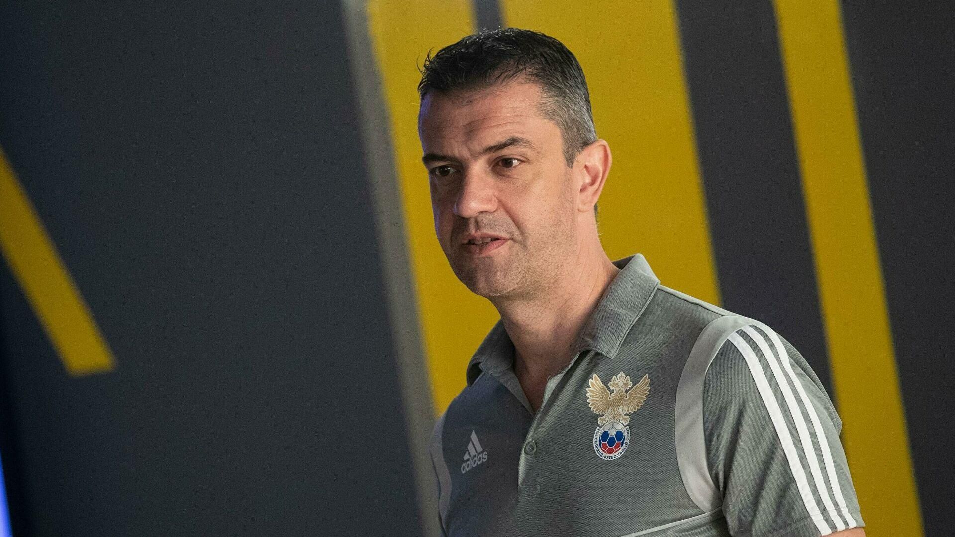 У Росії звільнили арбітра, який відібрав в України Євро-2012 - Спорт 24 У Росії звільнили арбітра, який відібрав в України Євро-2012 - Спорт 24