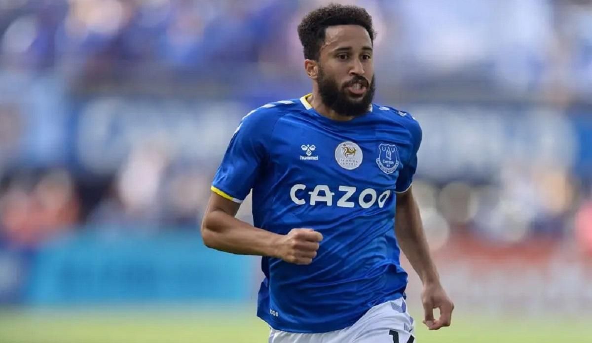 Футболист Эвертона забил гол-красавец с дальнего расстояния в Англии: видео Футболист Эвертона забил гол-красавец с дальнего расстояния в Англии: видео