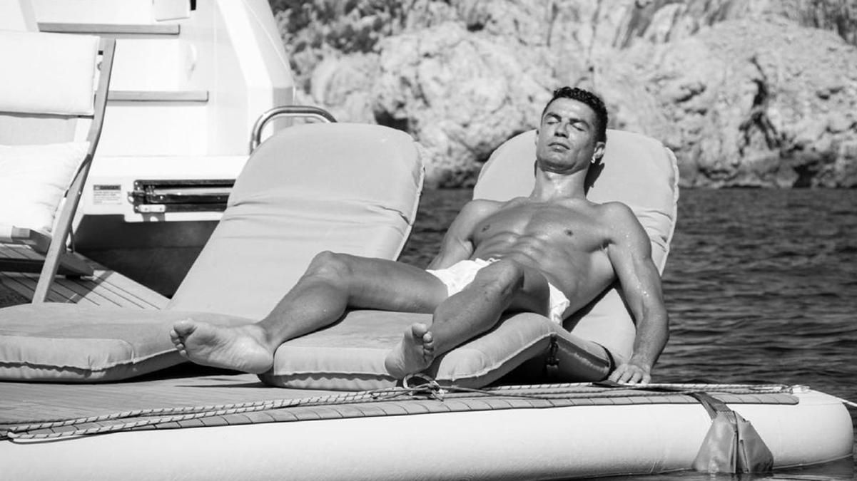 Роналду переехал в новый дом из-за надоедливых овец Роналду переехал в новый дом из-за надоедливых овец