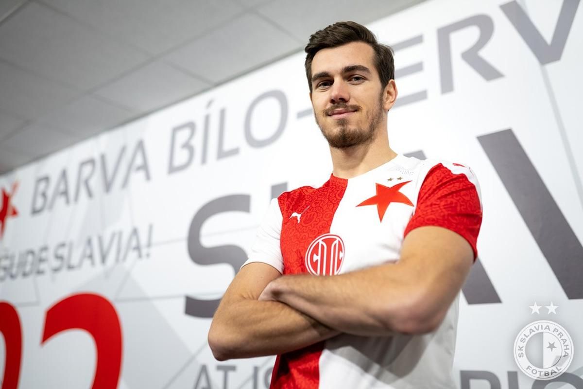 Защитнику сборной Украины сломали челюсть в поединке Лиги конференций Защитнику сборной Украины сломали челюсть в поединке Лиги конференций