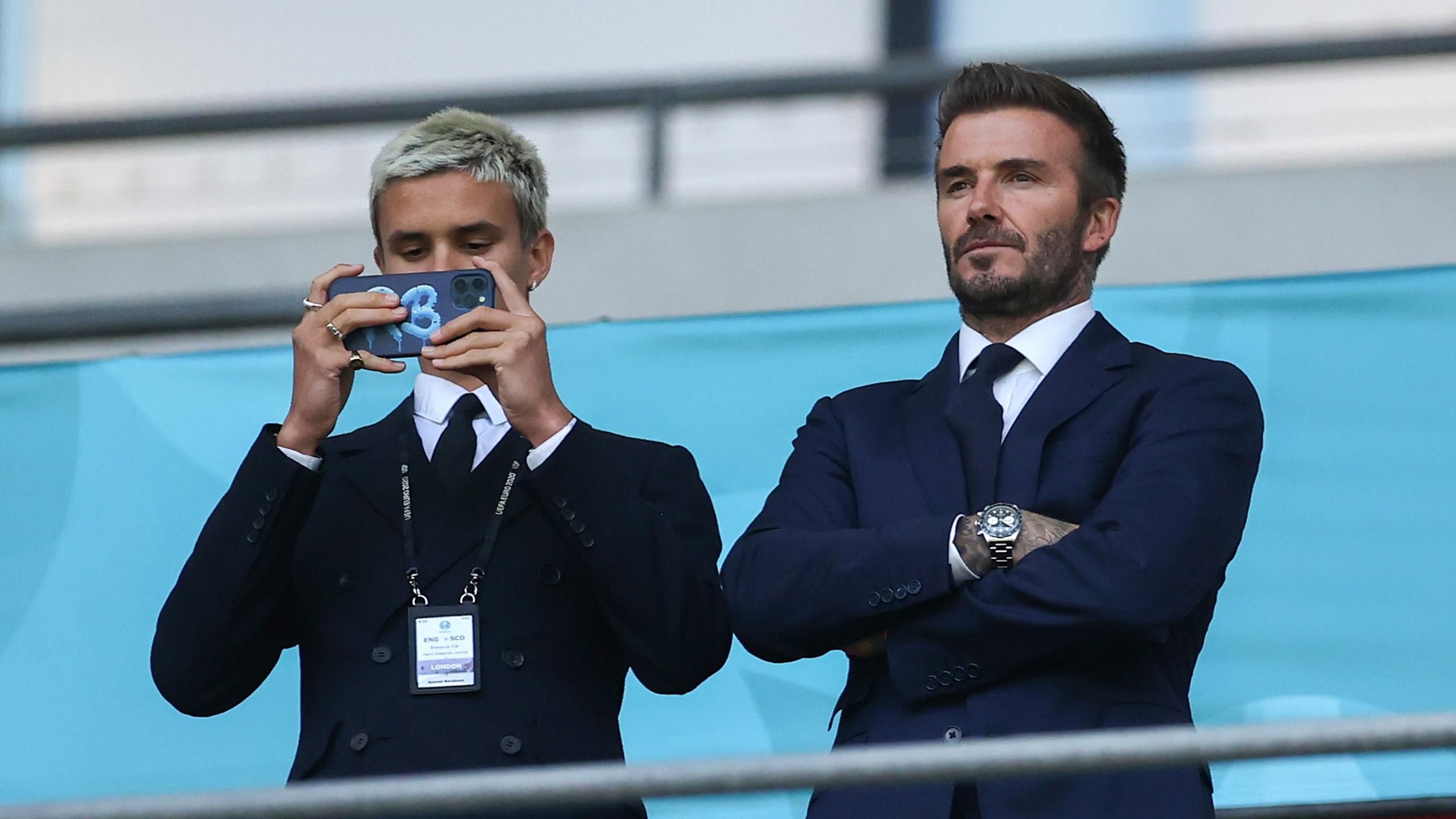 По стопам батька: син Девіда Бекхема дебютував у професійному футболі - Спорт 24 По стопам батька: син Девіда Бекхема дебютував у професійному футболі - Спорт 24