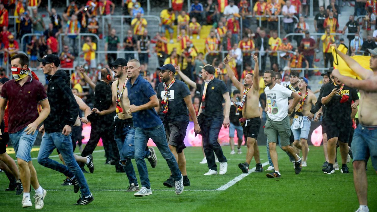 Фанат мастурбировал на трибунах во время матча во Франции: за дело взялась полиция