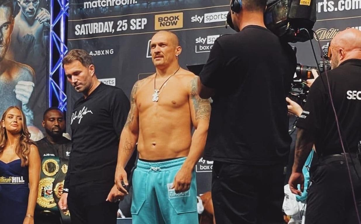 Усик перед боєм пішов в Лондоні до церкви московського патріархату - бокс новини - Спорт 24 Усик перед боєм пішов в Лондоні до церкви московського патріархату - бокс новини - Спорт 24