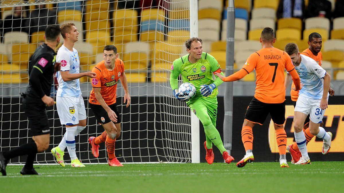 Капитаны Динамо и Шахтера едва не подрались в перерыве матча за Суперкубок Украины, – СМИ Капитаны Динамо и Шахтера едва не подрались в перерыве матча за Суперкубок Украины, – СМИ