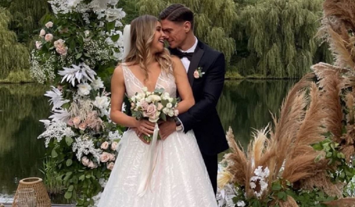 Каратистка Терлюга отгуляла свадьбу после "серебра" на Олимпиаде: красивые фото и видео Каратистка Терлюга отгуляла свадьбу после "серебра" на Олимпиаде: красивые фото и видео