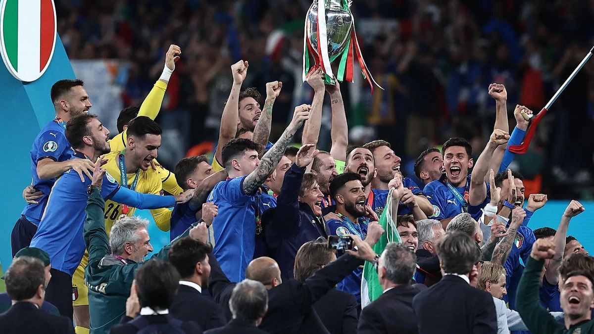 Победители Евро и Копа Америка определят "абсолютного чемпиона"