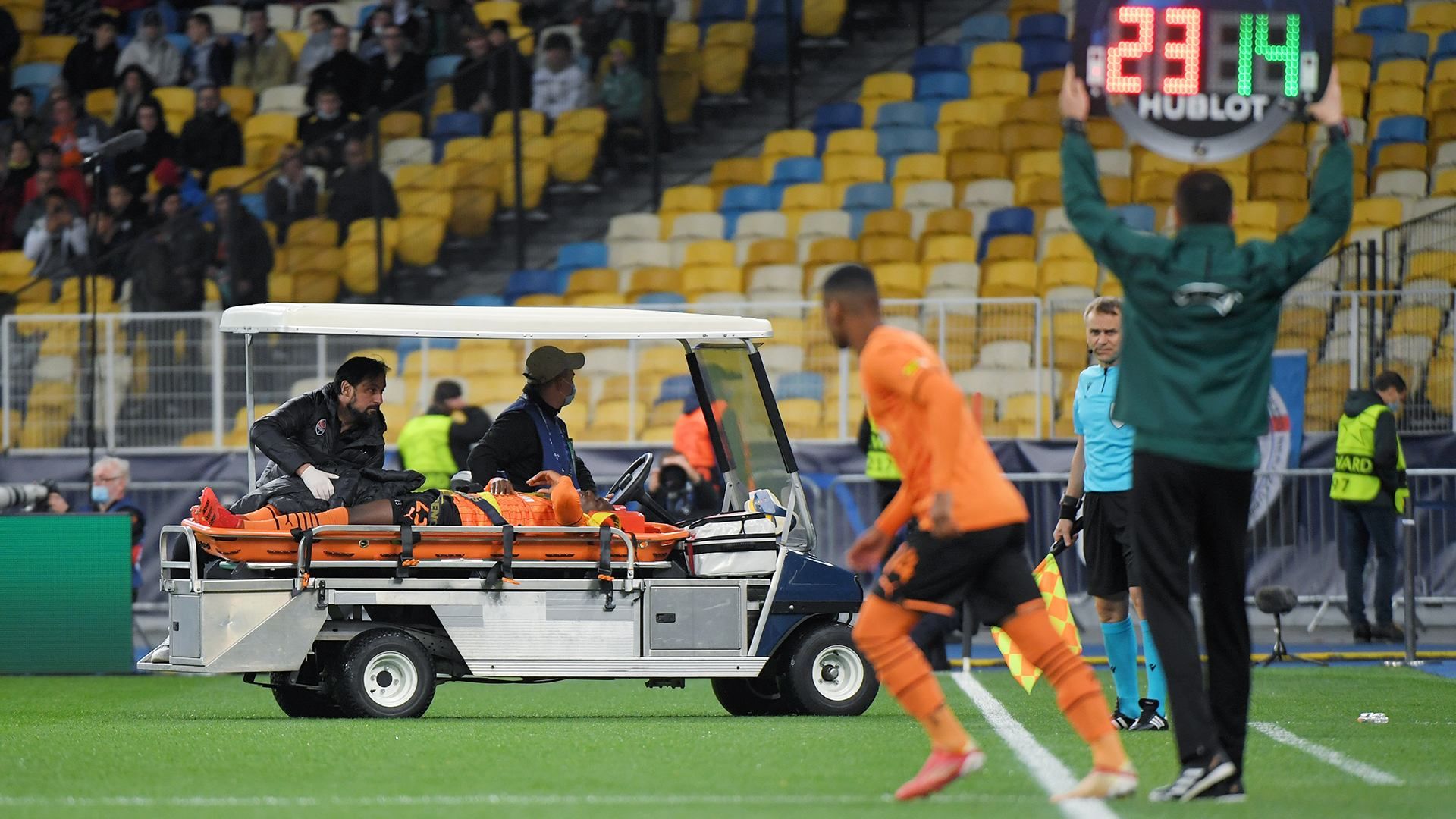 Вероятно, сезон завершен: лидер Шахтера получил ужасную травму в матче с Интером Вероятно, сезон завершен: лидер Шахтера получил ужасную травму в матче с Интером