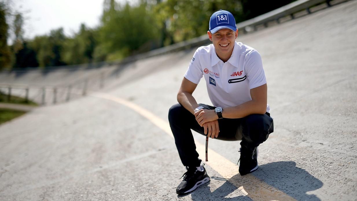 Надеюсь, что смогу возродить этот союз, – сын Шумахера хочет стать гонщиком Ferrari Надеюсь, что смогу возродить этот союз, – сын Шумахера хочет стать гонщиком Ferrari