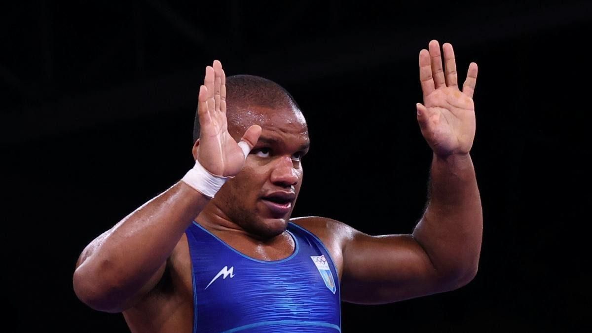 Призери Олімпіади-2020 Беленюк та Білодід влаштували борцівський поєдинок: відео - Новини спорту - Спорт 24 Призери Олімпіади-2020 Беленюк та Білодід влаштували борцівський поєдинок: відео - Новини спорту - Спорт 24