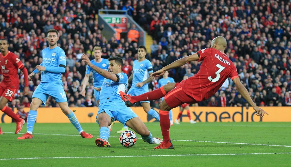 Выгрыз как зверь: как игрок спас собой ворота МанСити в дерби с Ливерпулем – видео Выгрыз как зверь: как игрок спас собой ворота МанСити в дерби с Ливерпулем – видео