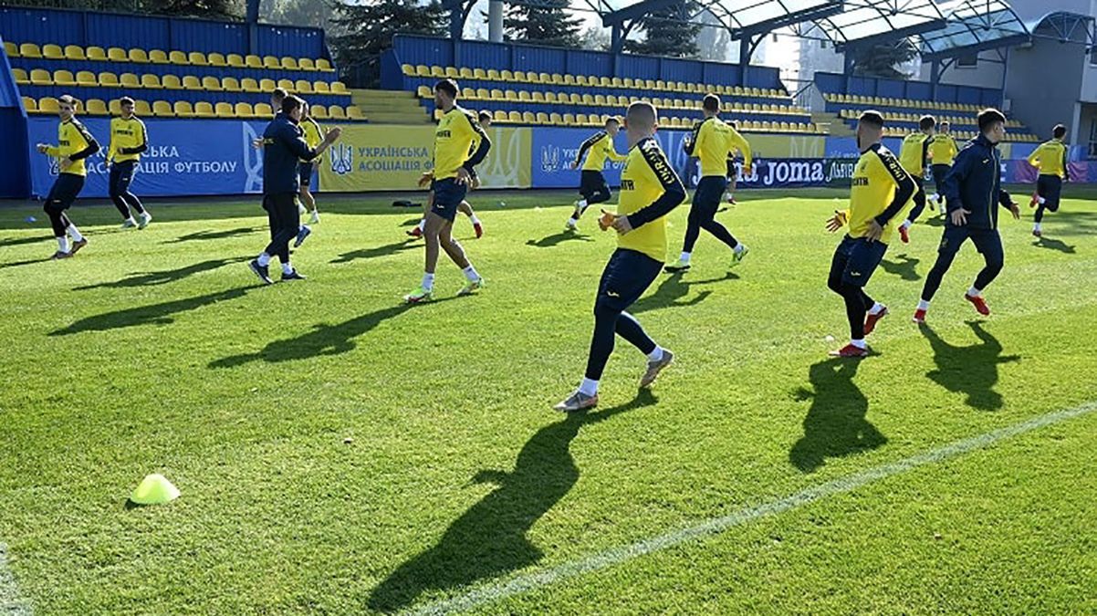 Збірна України зустрілась з дітьми з "Охматдиту" перед матчем з Фінляндією: фото - Спорт 24