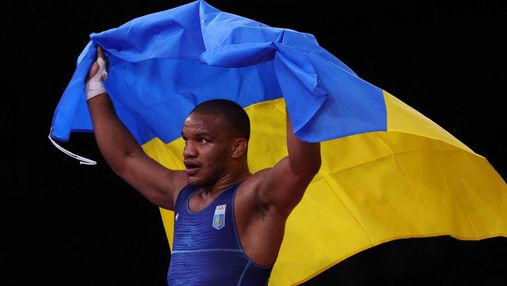 Борец-депутат Беленюк решил продать золотую медаль Олимпиады-2020