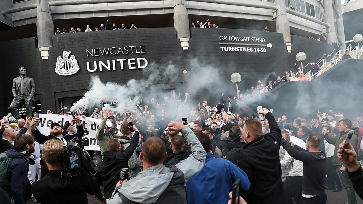 Все клубы АПЛ выступили против продажи Ньюкасла шейхам: назревает скандал Все клубы АПЛ выступили против продажи Ньюкасла шейхам: назревает скандал