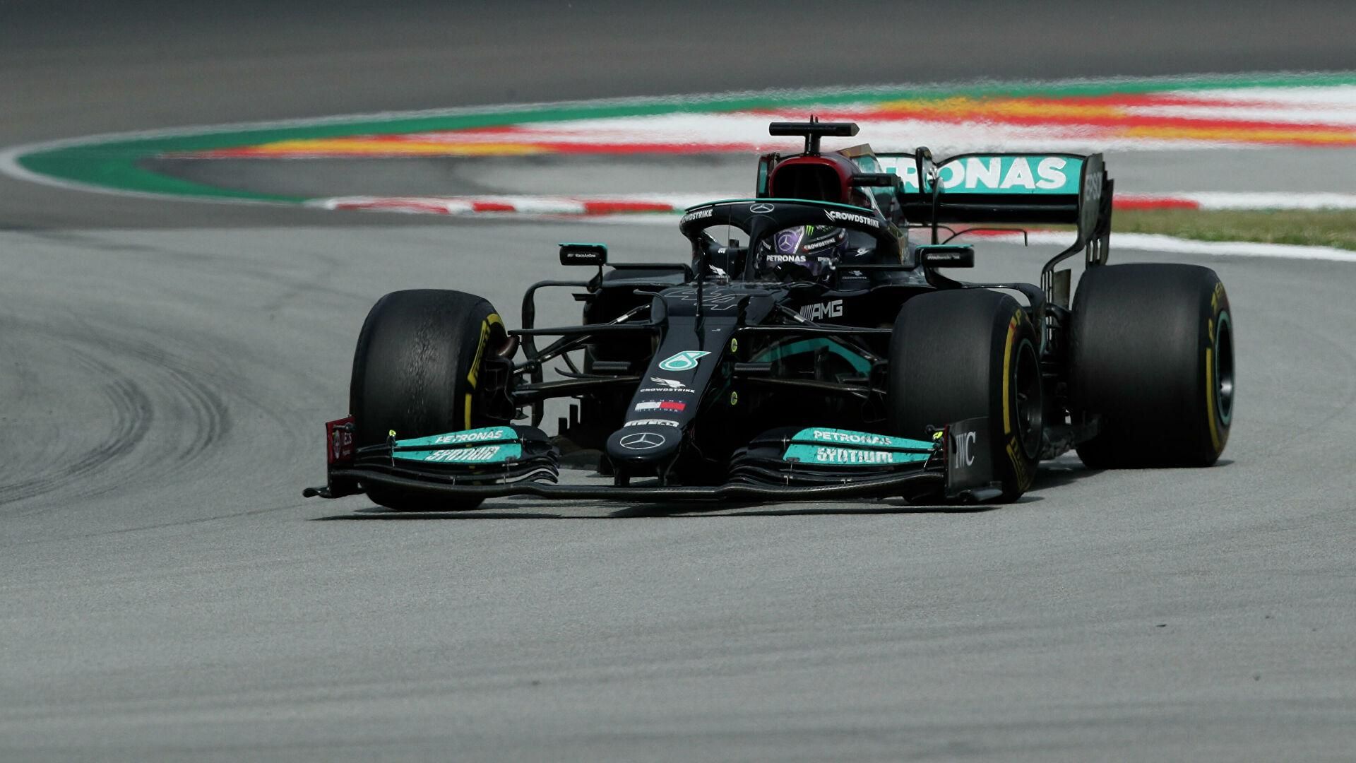 Хэмилтон с рекордом выиграл квалификацию в Турции, но стартует вне топ-10: фото Хэмилтон с рекордом выиграл квалификацию в Турции, но стартует вне топ-10: фото